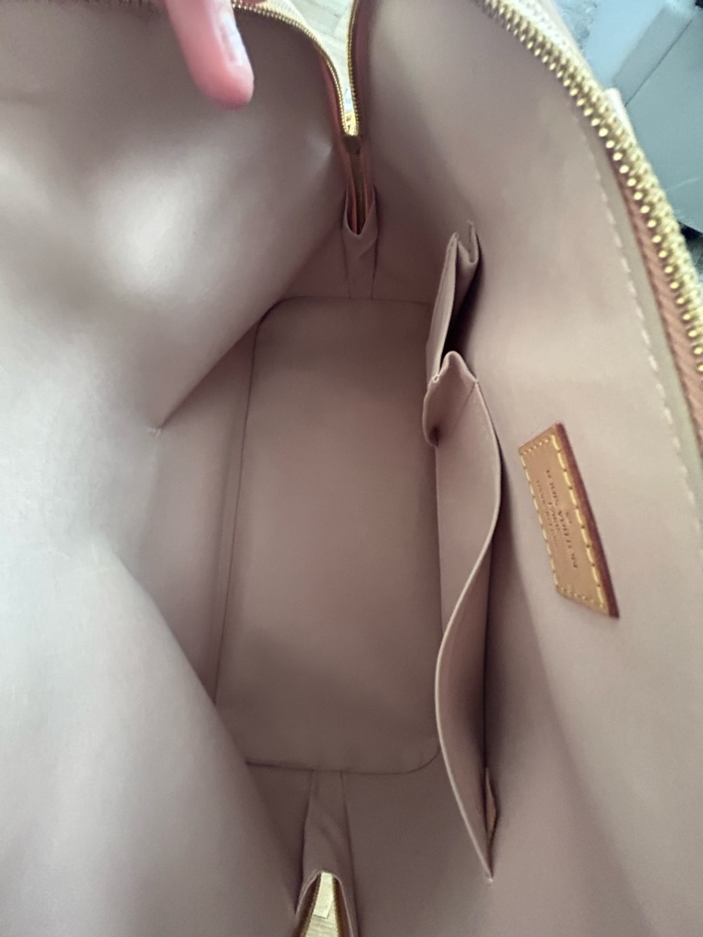 Louis Vuitton Patent Leather Alma Satchel in Light Nude Pink - Picture 4 of 10